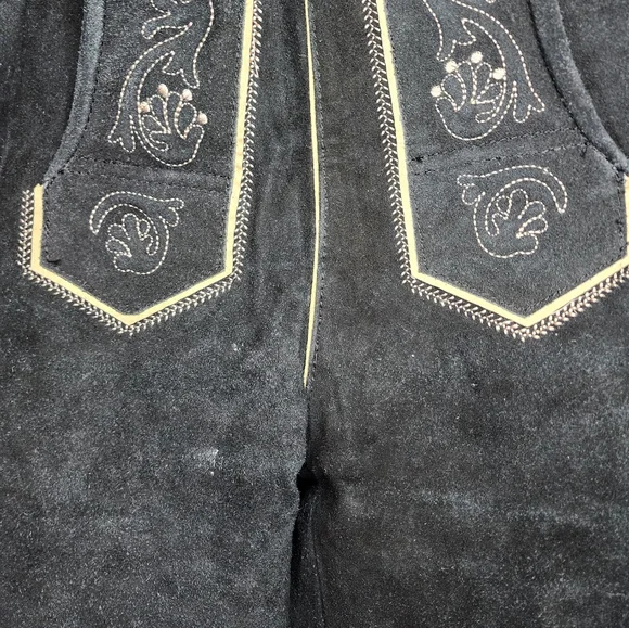 Authentic German Men’s Black Suede Lederhosen with Suspenders – Size 54 - Picture 5 of 13